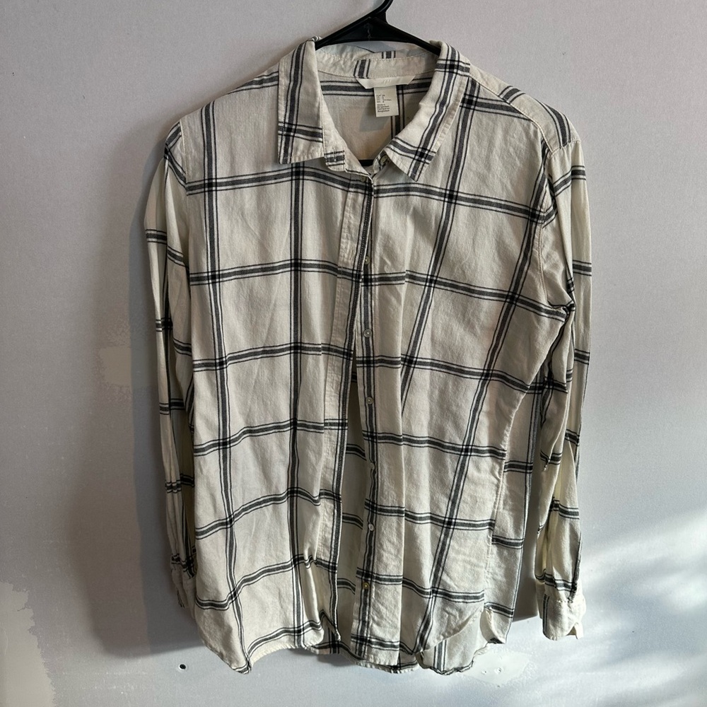 H&M Black and White Plaid Button Down Shirt